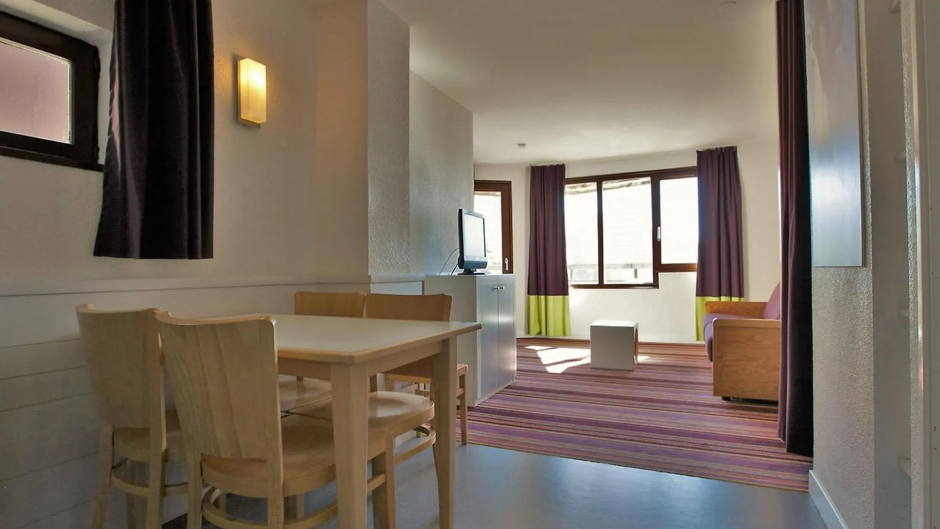 Apartment Appartement Confortable 2 Pieces Avec Balcon, Depart Skis Aux Pieds, Wifi Inclus - Fr-1-314-213